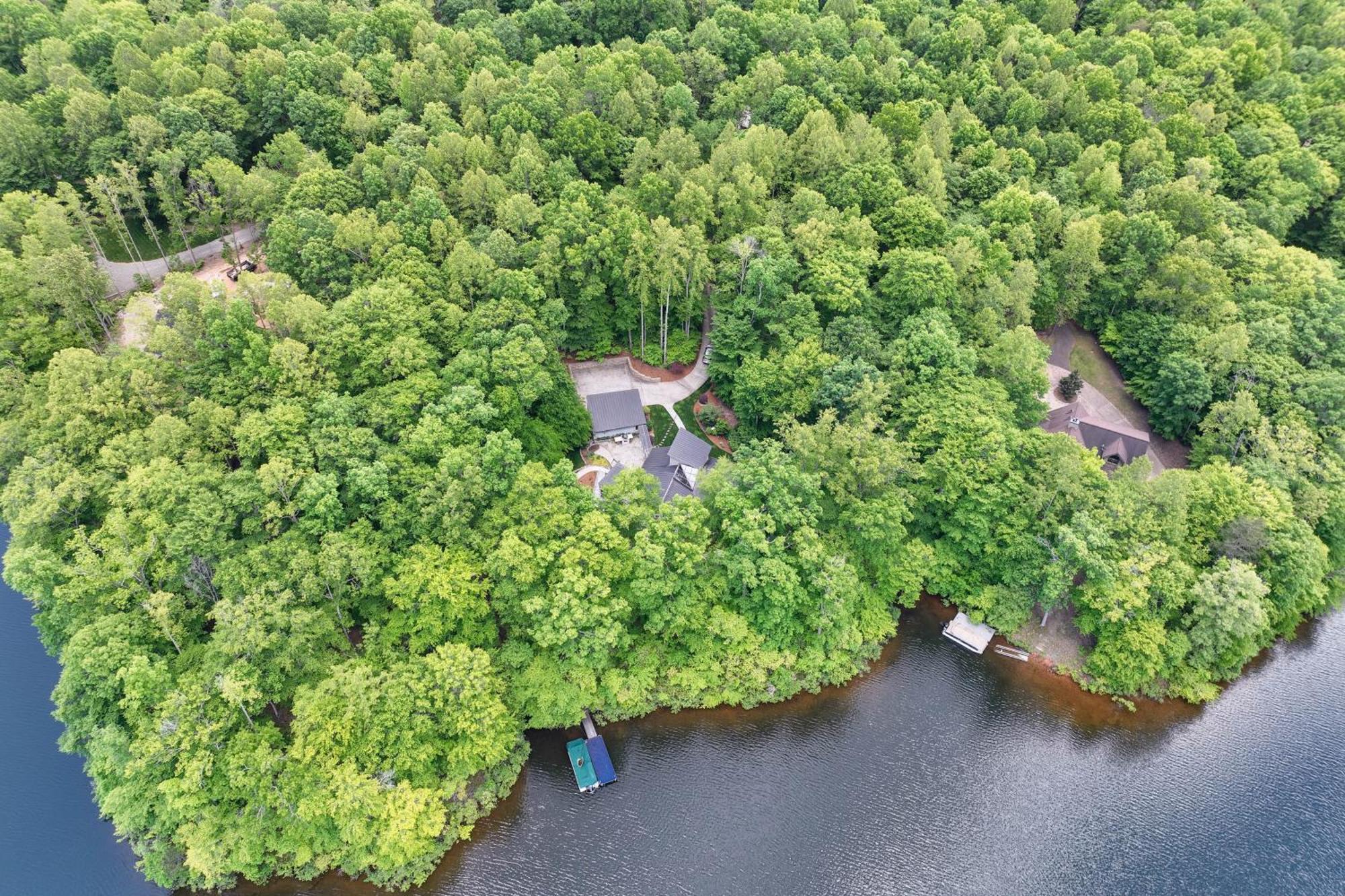 Stunning Lakefront Roxboro Home With Private Dock! Exterior photo